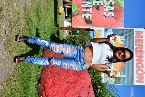 Camila Marin: Latina Brunette Undresses Outdoors and Flaunts Her Round Ass – photo 5 of 17