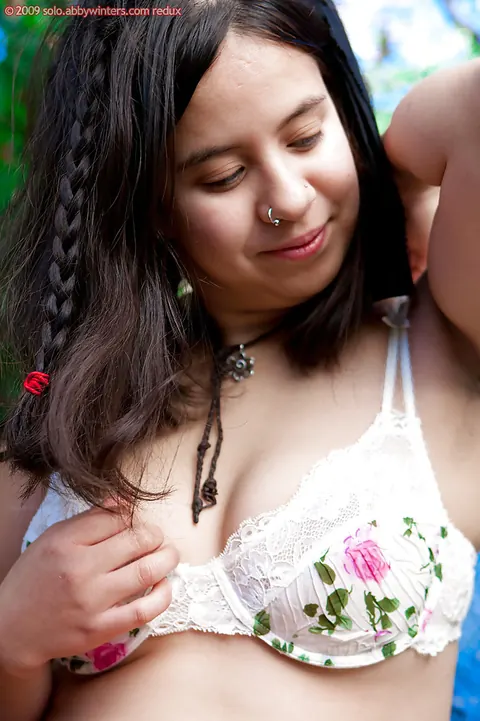 BBW Latina Undresses Outdoors in a Skirt – photo 7 of 16