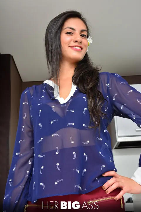 Penelope Perez: Slim Colombian Latina Sucks and Fucks in the Kitchen – photo 3 of 21