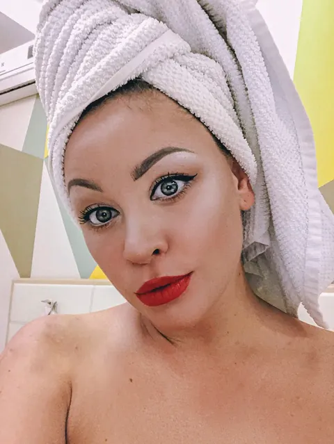 Amateur with Big Tits Poses in Panties for Mirror Selfies – photo 1 of 16
