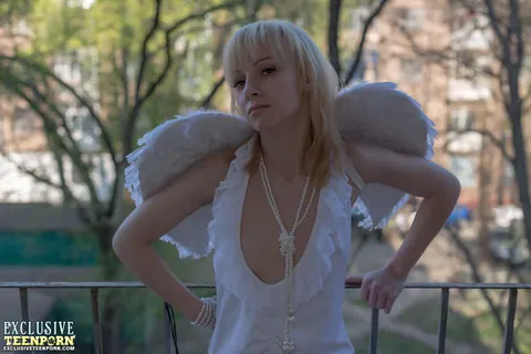 Blonde in Cosplay Costume Pulls Panties Aside and Spreads – photo 18 of 20