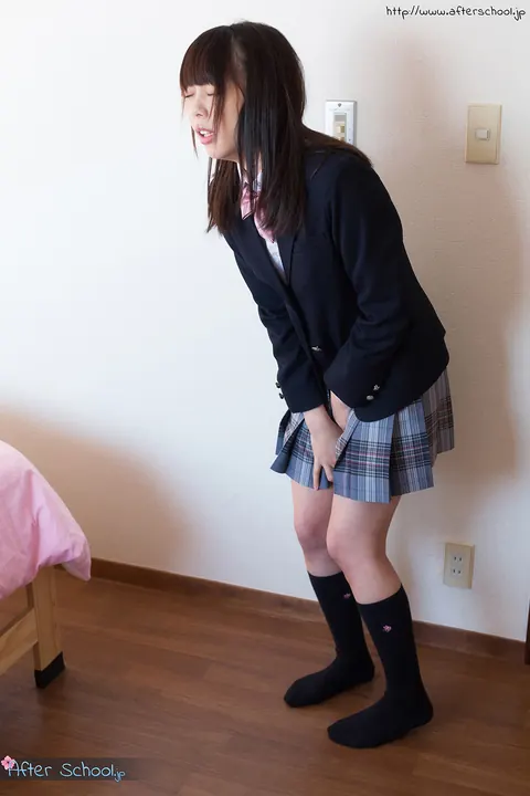 Yua Nanami: Slim Japanese Babe in Uniform Masturbates with Two Vibrators Outdoors – photo 2 of 16