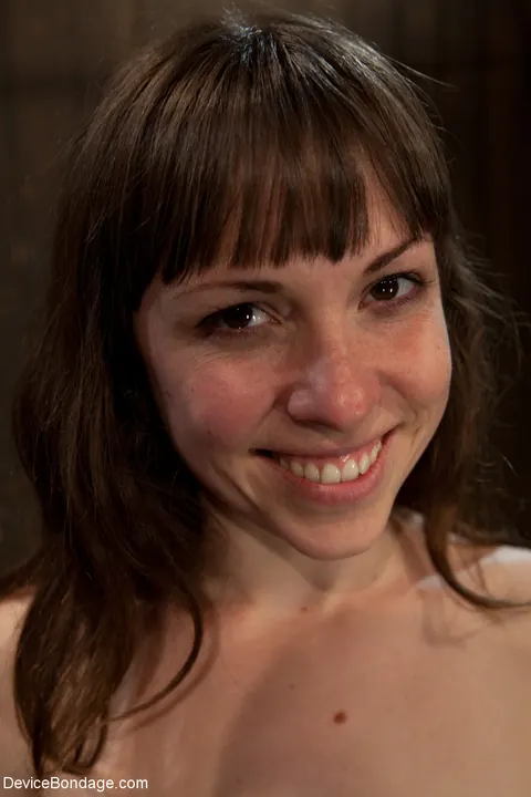 Seda: Slim Brunette MILF Bound for Machine Anal – photo 21 of 21