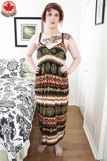 Canadian Trans Woman Peels Off Her Clothes and Poses Nude