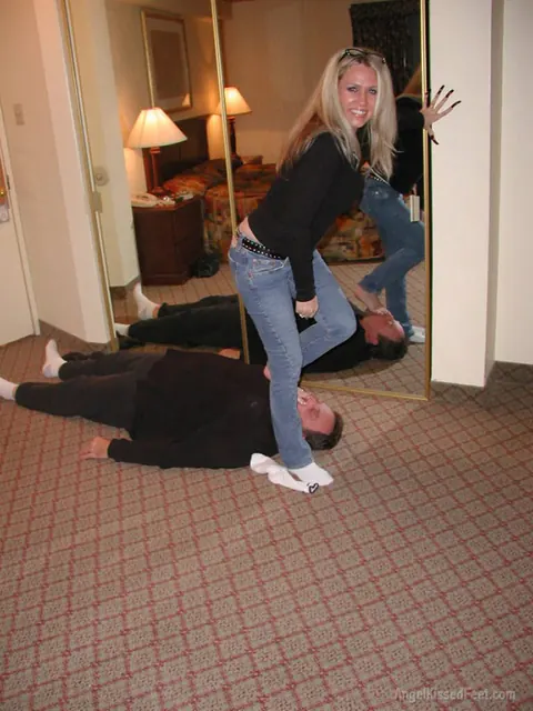 Thick Blonde MILF in Jeans Removes Her Socks for Foot Worship – photo 10 of 15