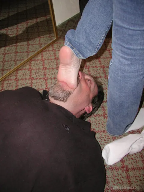 Thick Blonde MILF in Jeans Removes Her Socks for Foot Worship – photo 7 of 15