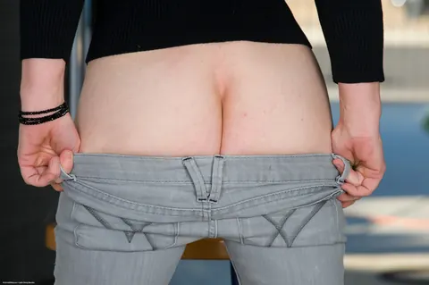 Cody Hunter: Mature Blonde Pushes Down Her Jeans and Spreads Her Hairy Pussy Outdoors – photo 4 of 16