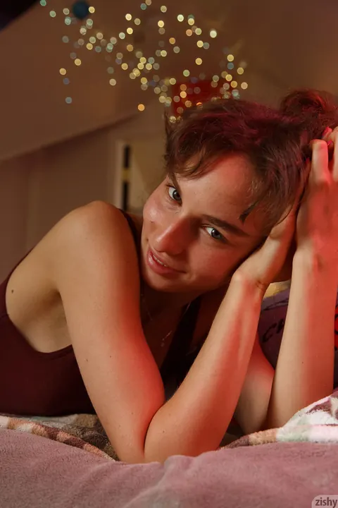 Vivi Kuanas: Petite Brunette Strips Nude and Poses Showing Her Natural Tits – photo 1 of 13