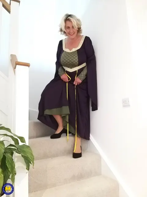 Camilla Creampie: Petite British MILF Gets Fucked in Stockings – photo 1 of 21