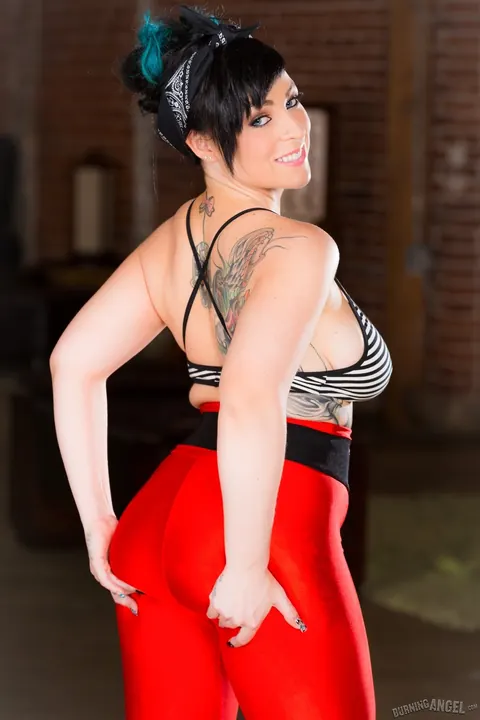 Axis Evol: Busty Tattooed BBW Strips Off Her Bikini and Yoga Pants – photo 3 of 15