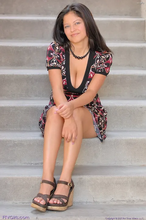 Evie Dellatossa: Thick Latina Brunette in a Skirt Spreads Her Pussy in Public – photo 3 of 20