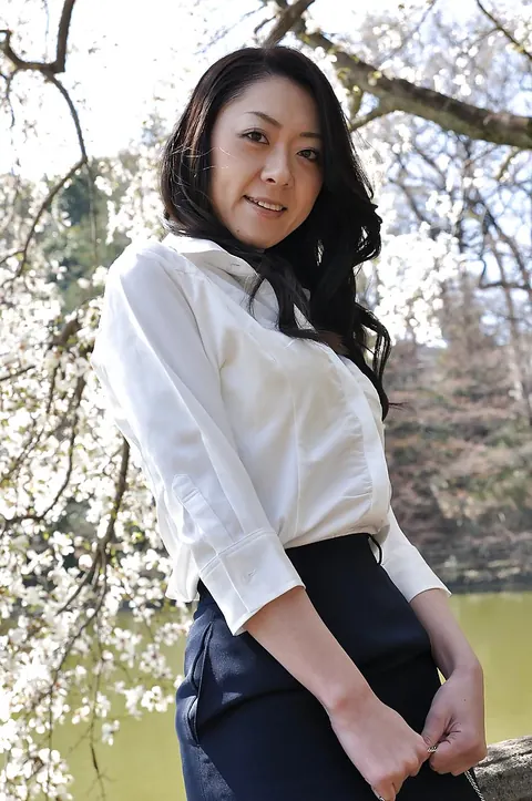 Asian MILF Strips Out of Her Panties and Uses a Dildo Outdoors – photo 6 of 16