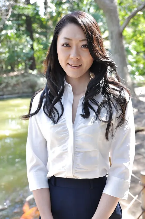 Asian MILF Strips Out of Her Panties and Uses a Dildo Outdoors – photo 1 of 16