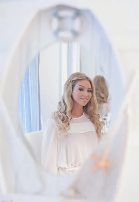 Natalia Forrest: Curly British Blonde Pulls Aside Her Panties and Spreads – photo 1 of 21