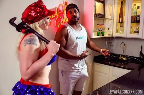 Leya Falcon: Curvy Blonde in Costume Sucks BBC and Rides Him Cowgirl – photo 5 of 21
