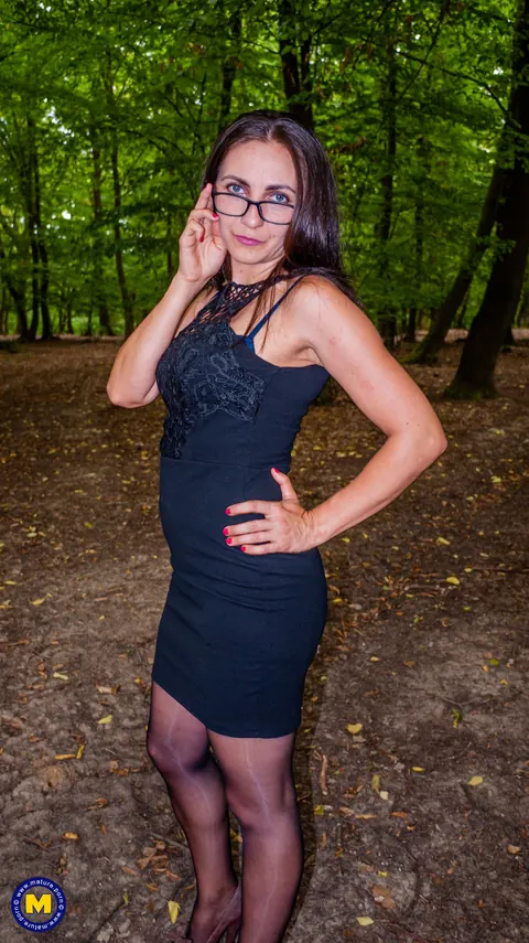 Thick European MILF Shows Her Big Ass in the Forest – photo 16 of 20