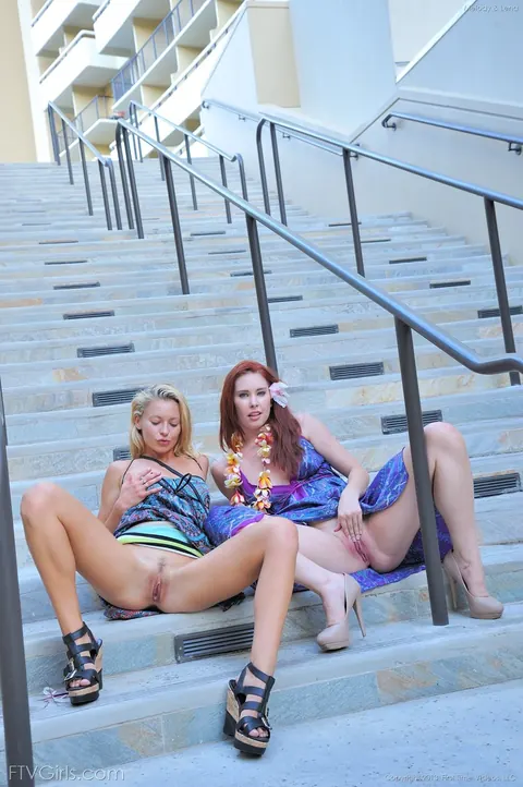 Lena Nicole & Melody Jordan: Blonde and Redhead Flash and Spread Outdoors – photo 12 of 20