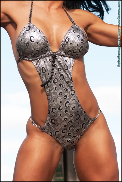 Amy Perkins: Thick Athletic MILF Flexes in Lingerie Outdoors – photo 15 of 15