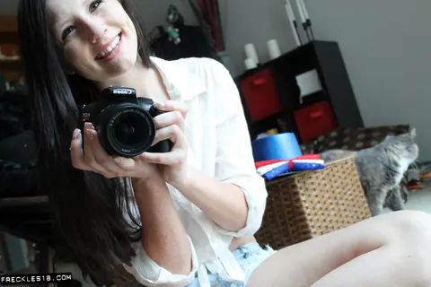 Brunette with Big Natural Tits Takes Mirror Selfies in Shorts – photo 3 of 12