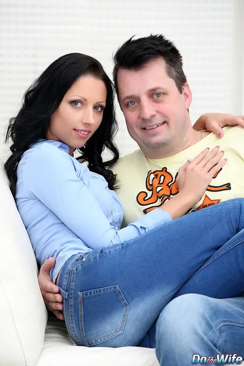 July Sun: German MILF in Jeans Takes Two Men and a Facial – photo 12 of 21