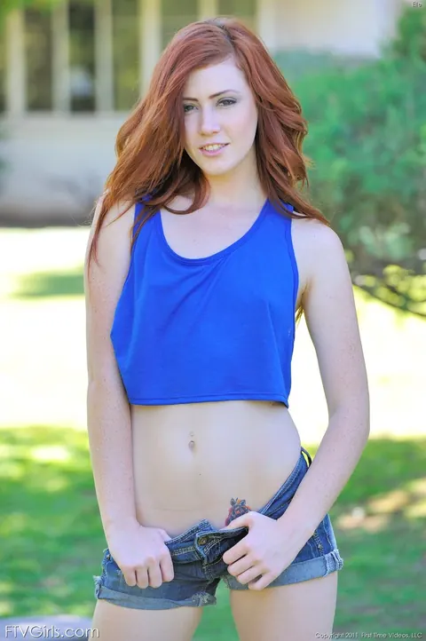 Elle Alexandra: Skinny Redhead Strips Off Her Shorts and Cartwheels Naked Outdoors – photo 15 of 21
