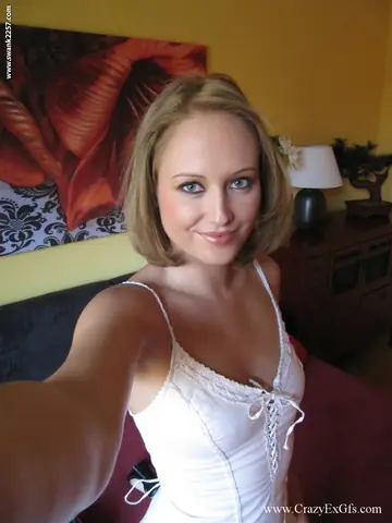 Short-Haired Blonde Peels Off Her Lingerie and Bikini for Selfies