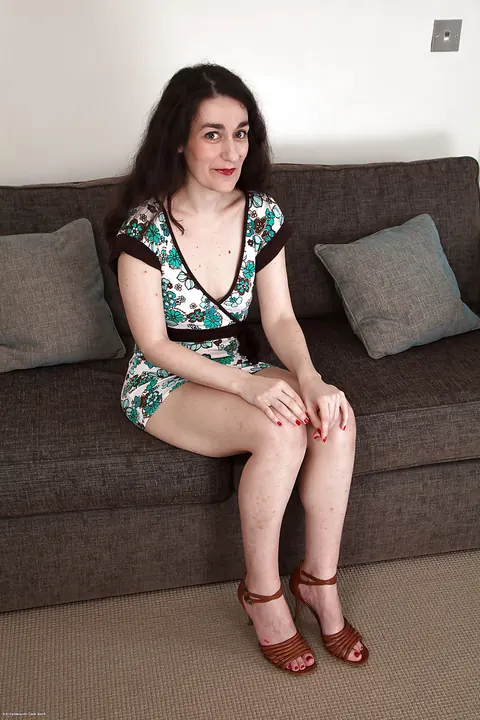 Rose Valentina: Thick Mature Brunette in Heels Strips and Spreads Her Hairy Pussy – photo 1 of 16