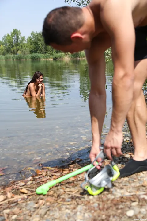 Cindy Loarn: Hungarian Brunette Strips on the Beach for a Handjob and Sex – photo 5 of 21