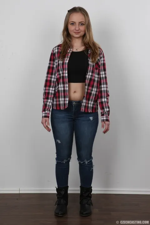 Lady Bug: Blonde Czech Babe with Big Natural Tits Peels Off Her Jeans – photo 2 of 20