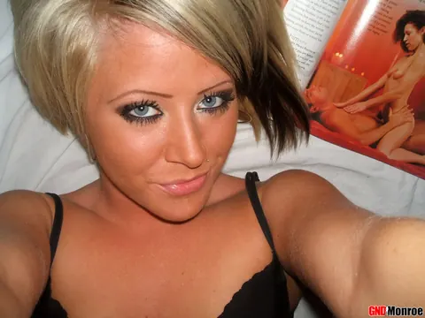 Blonde PAWG Coats Body in Chocolate for a Sticky Selfie – photo 4 of 12