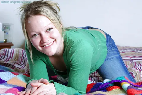 Curvy Blonde Pulls Her Panties Aside to Spread Her Hairy Pussy – photo 2 of 16