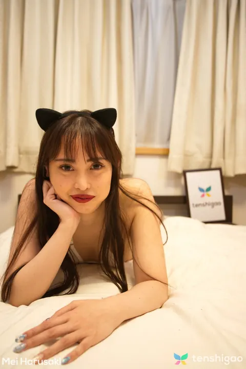 Japanese Brunette Poses in a Bikini for Non-Nude Set – photo 15 of 15