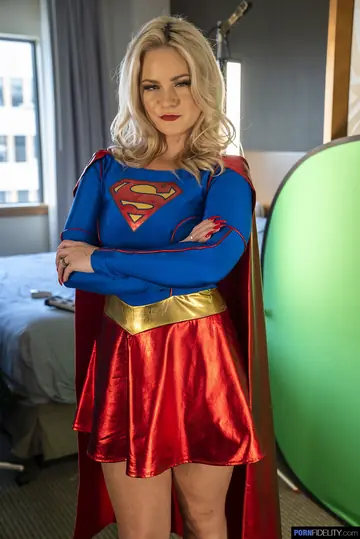 Lisey Sweet – Thick Blonde in Cosplay Strips and Spreads Her Hairy Pussy