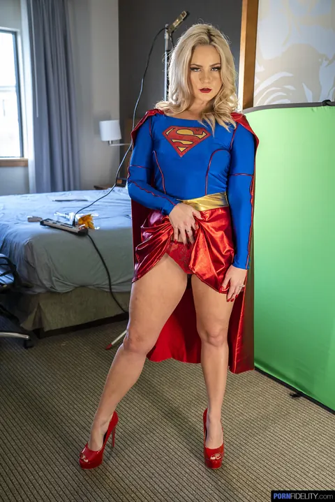 Lisey Sweet: Thick Blonde in Cosplay Strips and Spreads Her Hairy Pussy – photo 2 of 20