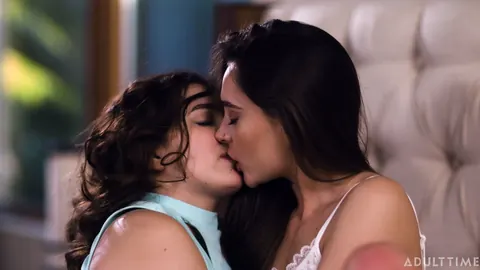 Aften Opal & Leana Lovings: Brunette Lesbians Kiss, Lick and Finger Pussies – photo 15 of 21