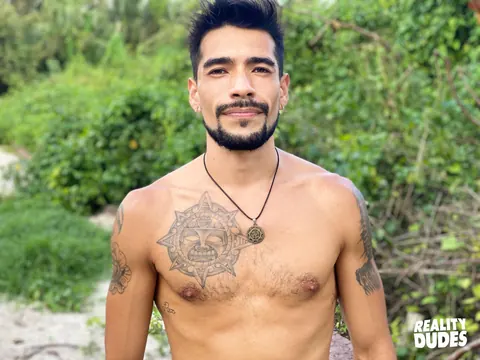 Hairy Men Give Blowjobs Outdoors – photo 7 of 20