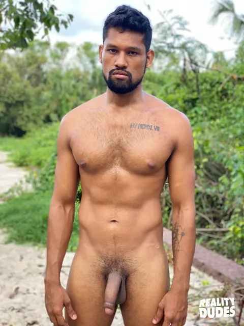 Hairy Men Give Blowjobs Outdoors – photo 2 of 20