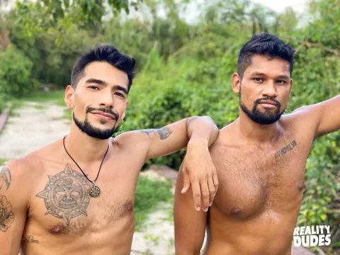 Hairy Men Give Blowjobs Outdoors – photo 5 of 20