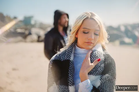 Kenna James: Blonde Takes Anal Doggy Style on the Beach – photo 4 of 20