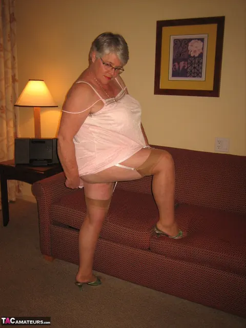 BBW in Stockings and Glasses Spreads Her Hairy Pussy – photo 9 of 20