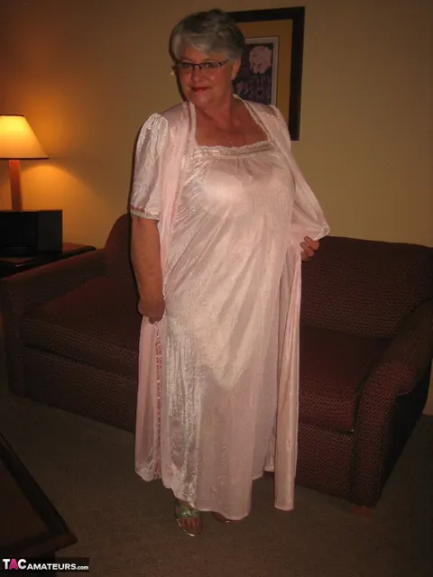 BBW in Stockings and Glasses Spreads Her Hairy Pussy – photo 3 of 20