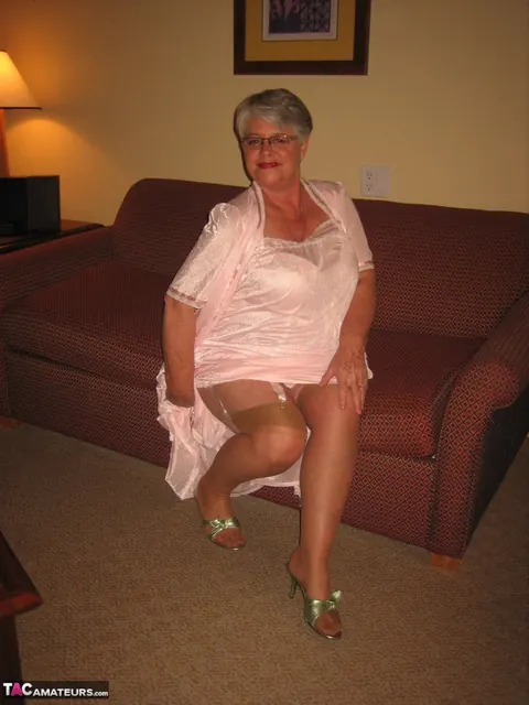 BBW in Stockings and Glasses Spreads Her Hairy Pussy – photo 4 of 20