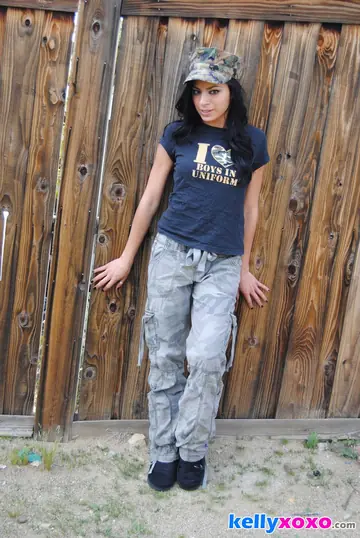 Kelly Xoxo – Latina with Natural Tits Drops Her Cotton Panties Outdoors