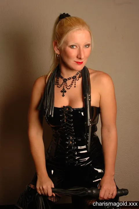 Charisma Gold: Dutch Blonde MILF Poses in Latex, Stockings and Boots – photo 12 of 15