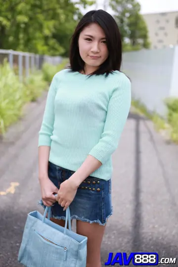 Japanese Woman in a Skirt Gives a Blowjob Outdoors Before Sex