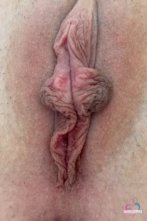 Cecelia Taylor: Petite Blonde Parts Her Lips to Show Her Large Labia – photo 11 of 21