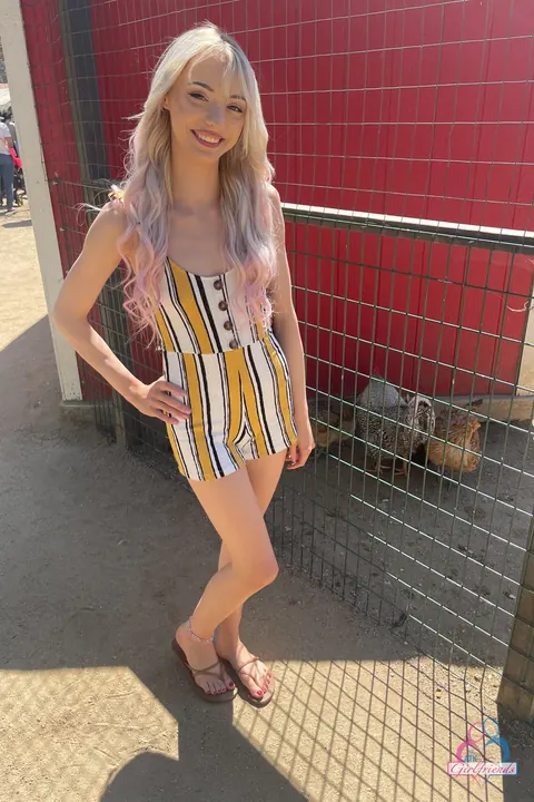 Cecelia Taylor: Petite Blonde Parts Her Lips to Show Her Large Labia – photo 20 of 21