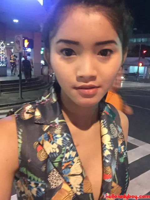Asian Trans Woman Poses for Intimate Selfies – photo 20 of 21