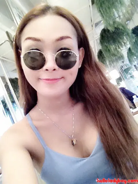 Asian Trans Woman Poses for Intimate Selfies – photo 13 of 21