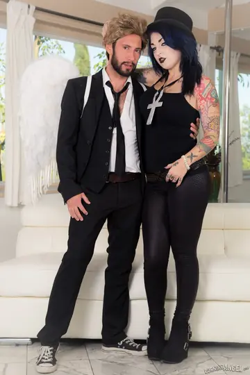 Cosplay Brunette Sucks Cock and Rides Her Partner in Costume